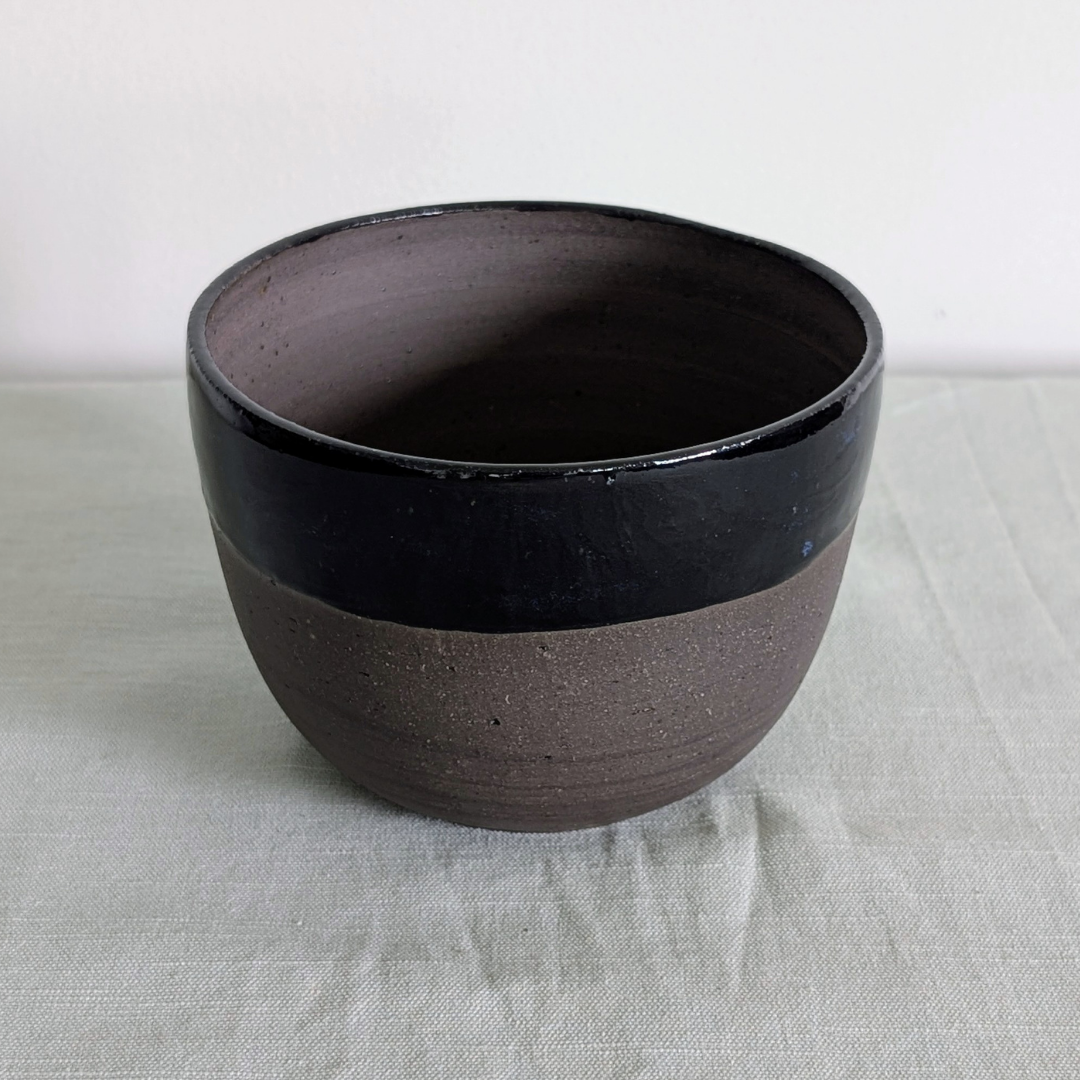 Obsidian Pot