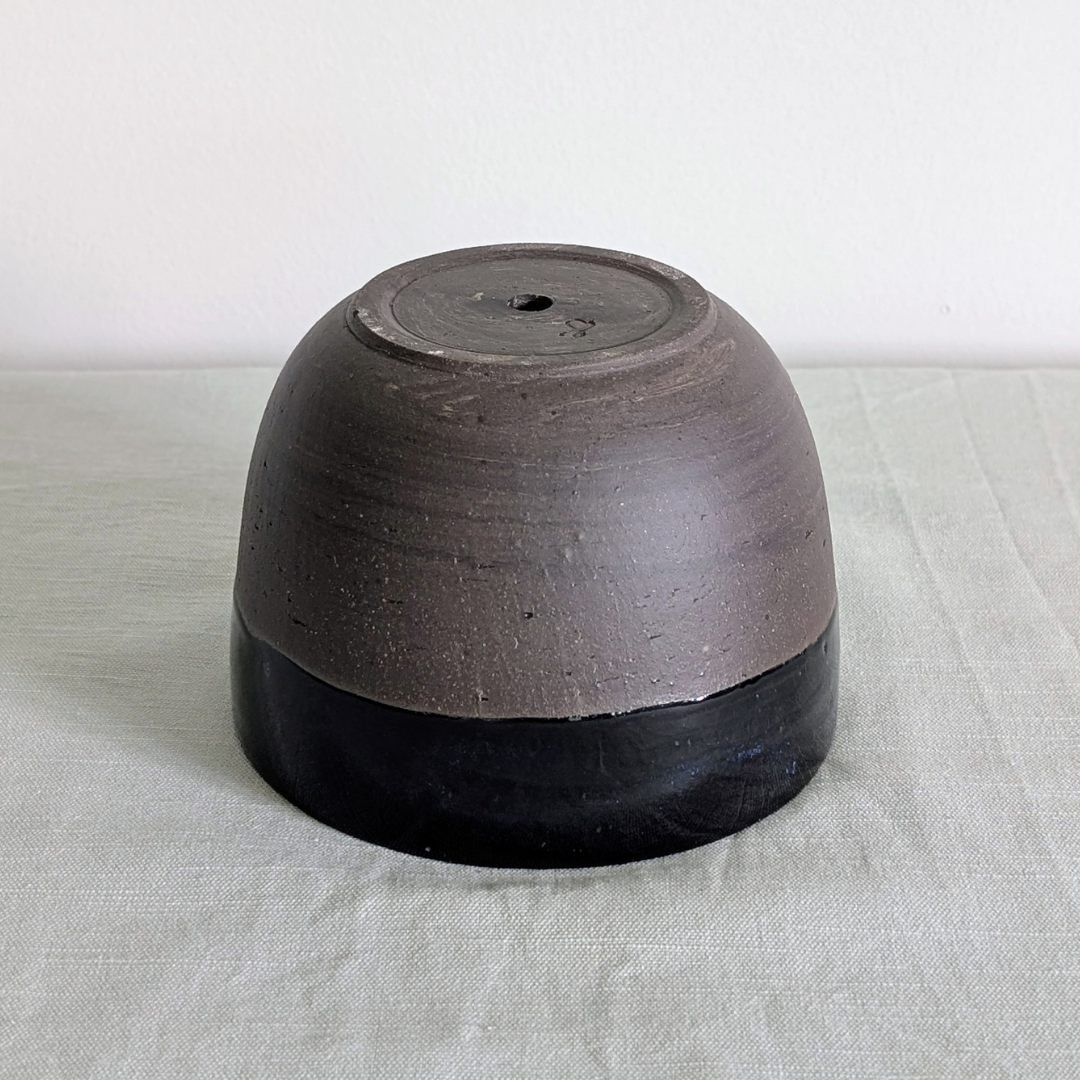 Obsidian Pot